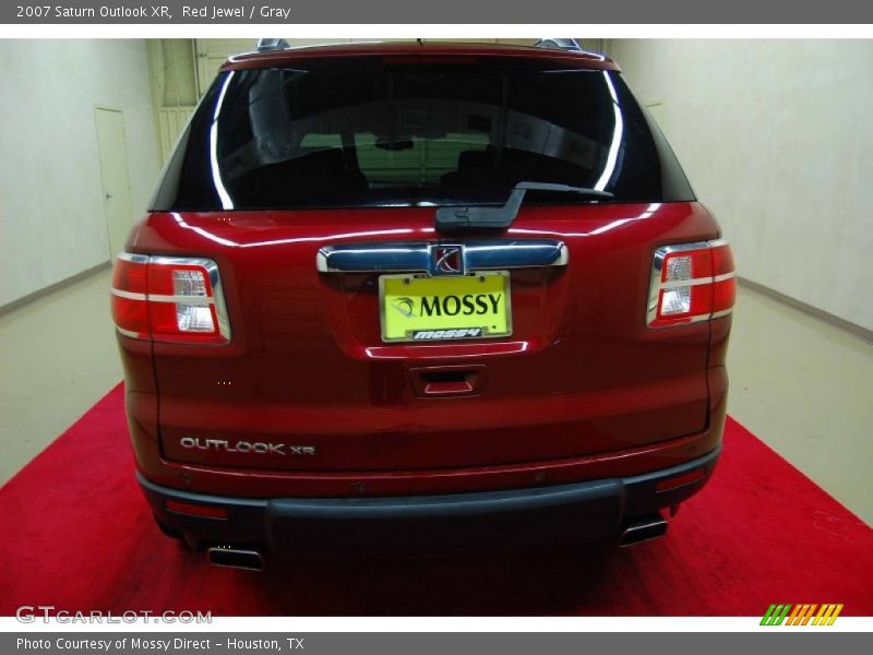 Red Jewel / Gray 2007 Saturn Outlook XR