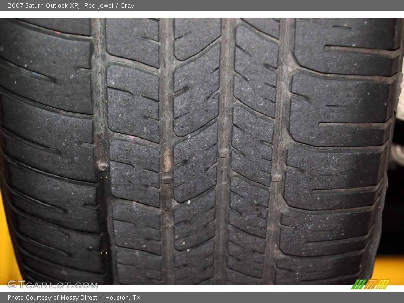 Red Jewel / Gray 2007 Saturn Outlook XR