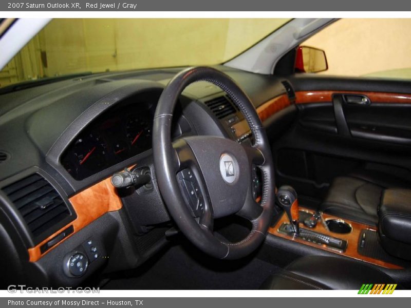 Red Jewel / Gray 2007 Saturn Outlook XR