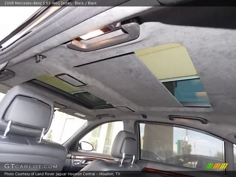 Sunroof of 2008 S 63 AMG Sedan