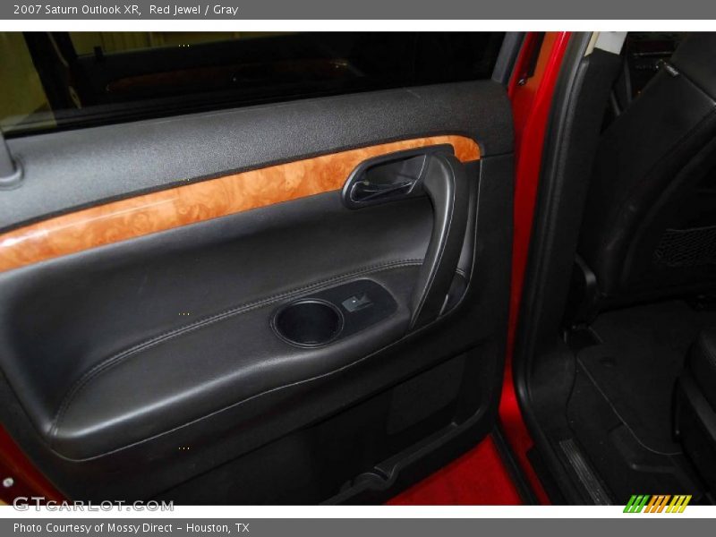 Red Jewel / Gray 2007 Saturn Outlook XR