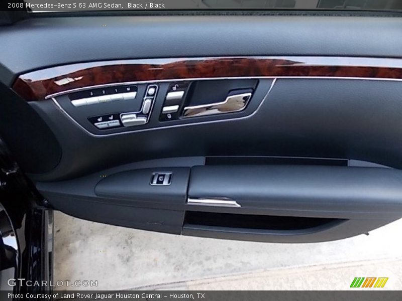 Door Panel of 2008 S 63 AMG Sedan