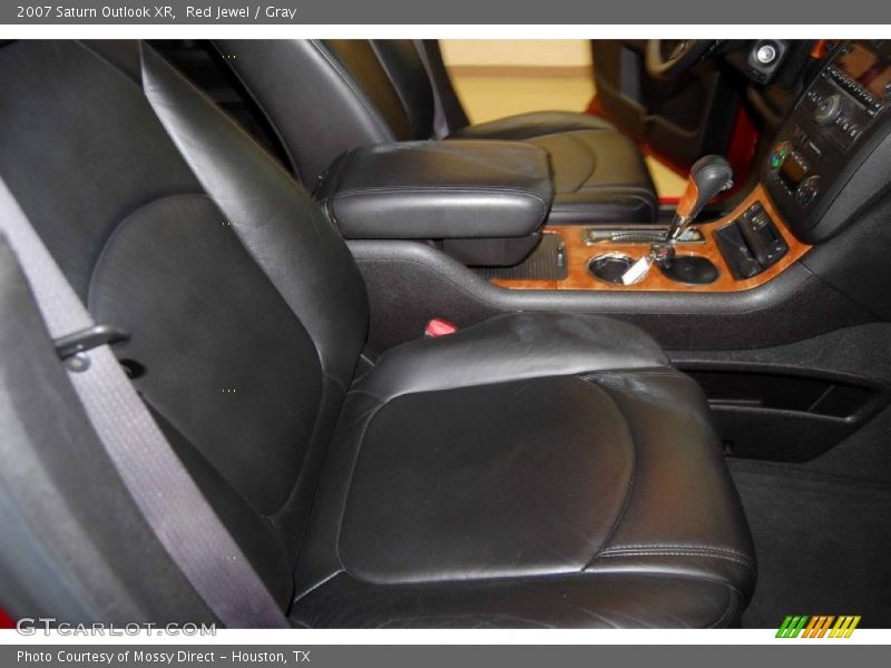 Red Jewel / Gray 2007 Saturn Outlook XR