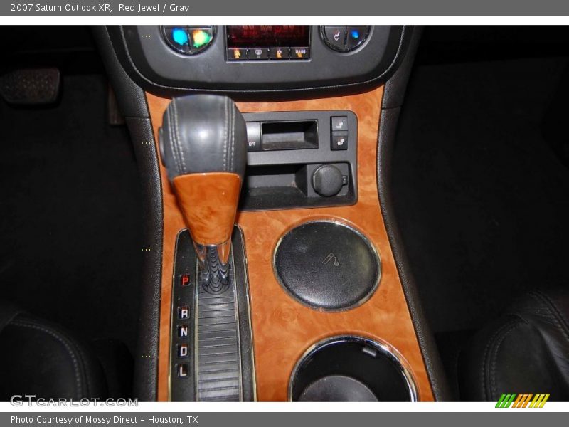 Red Jewel / Gray 2007 Saturn Outlook XR