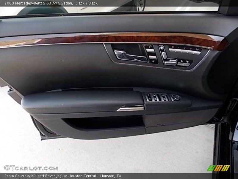 Door Panel of 2008 S 63 AMG Sedan