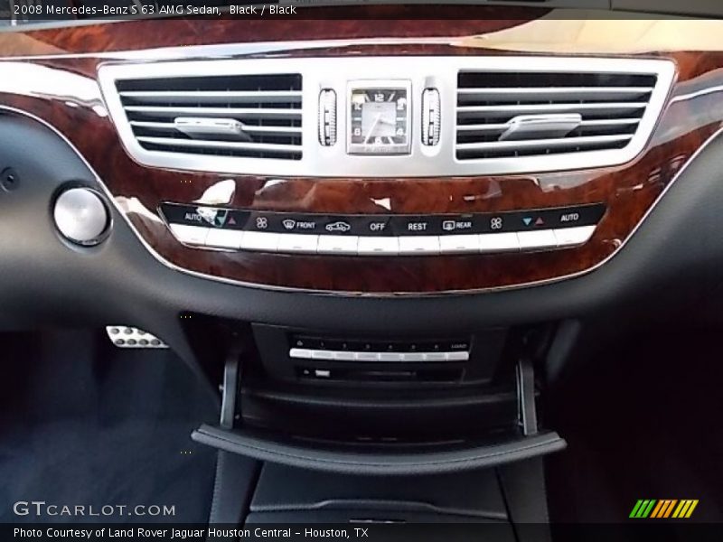 Controls of 2008 S 63 AMG Sedan