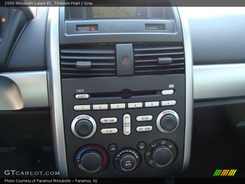 Titanium Pearl / Gray 2006 Mitsubishi Galant ES