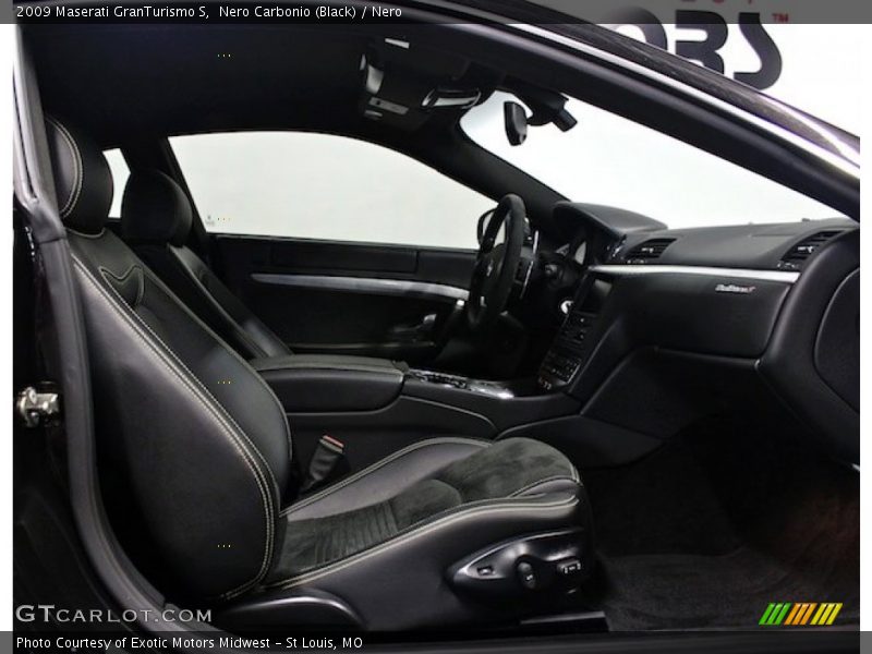 Front Seat of 2009 GranTurismo S