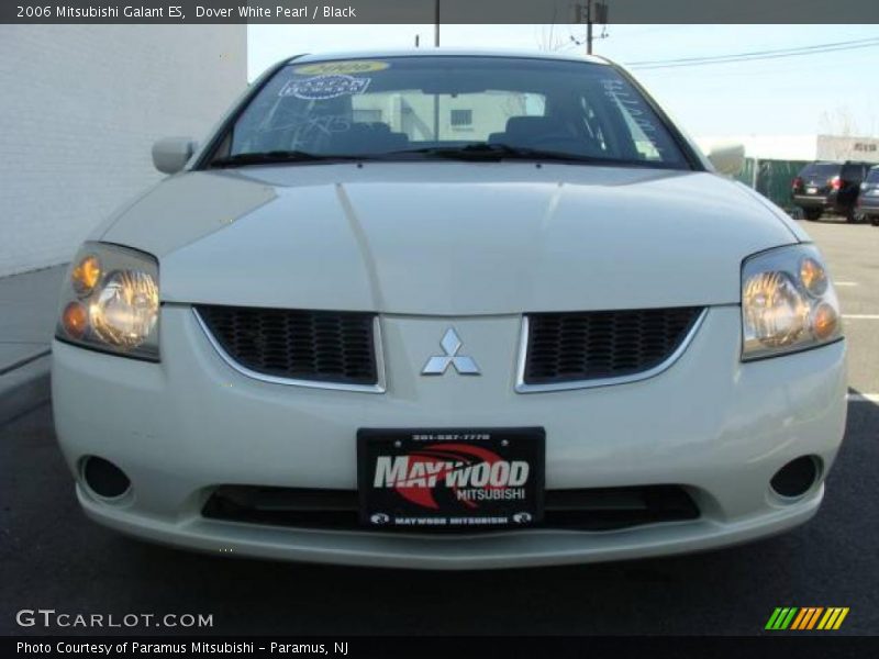 Dover White Pearl / Black 2006 Mitsubishi Galant ES