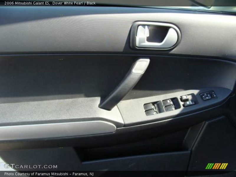 Dover White Pearl / Black 2006 Mitsubishi Galant ES