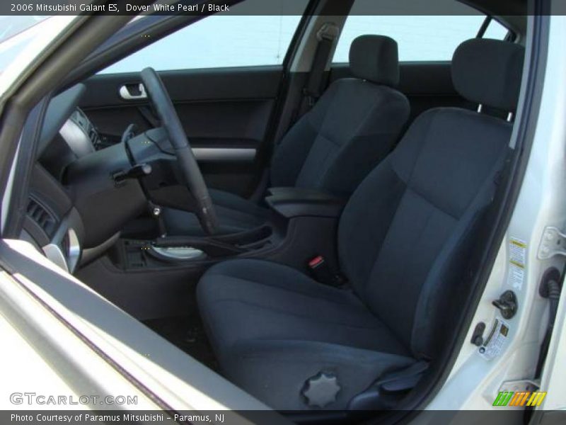 Dover White Pearl / Black 2006 Mitsubishi Galant ES
