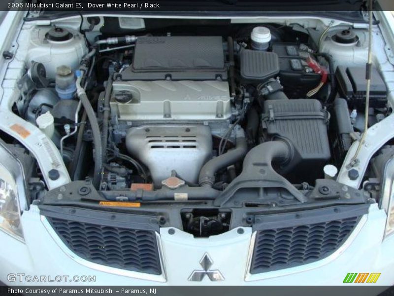 Dover White Pearl / Black 2006 Mitsubishi Galant ES
