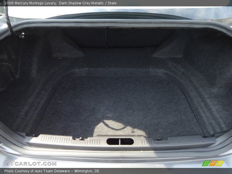  2006 Montego Luxury Trunk