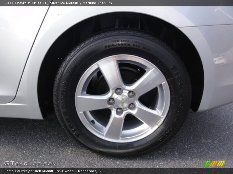 Silver Ice Metallic / Medium Titanium 2011 Chevrolet Cruze LT