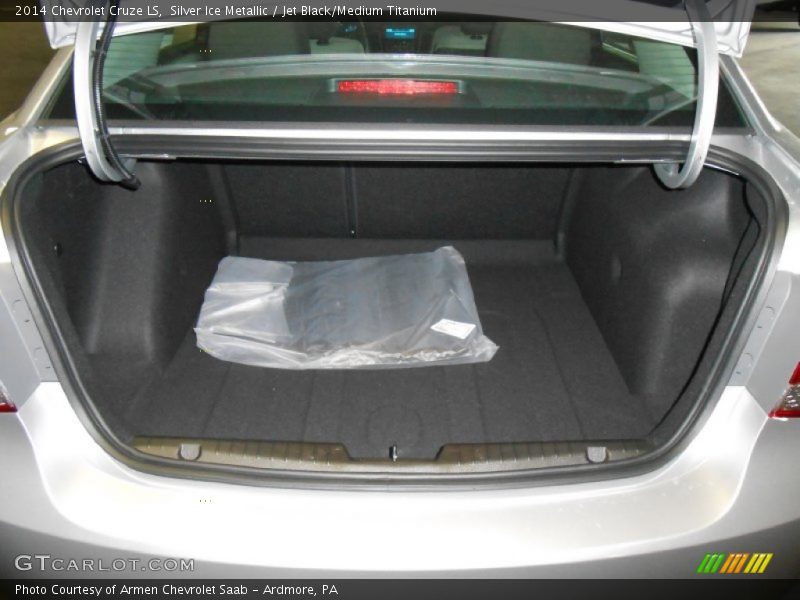 Silver Ice Metallic / Jet Black/Medium Titanium 2014 Chevrolet Cruze LS