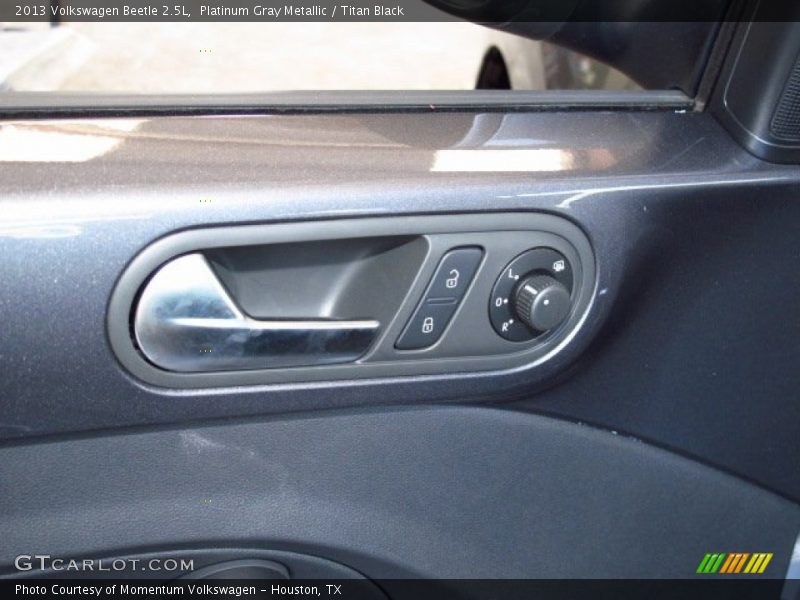 Platinum Gray Metallic / Titan Black 2013 Volkswagen Beetle 2.5L