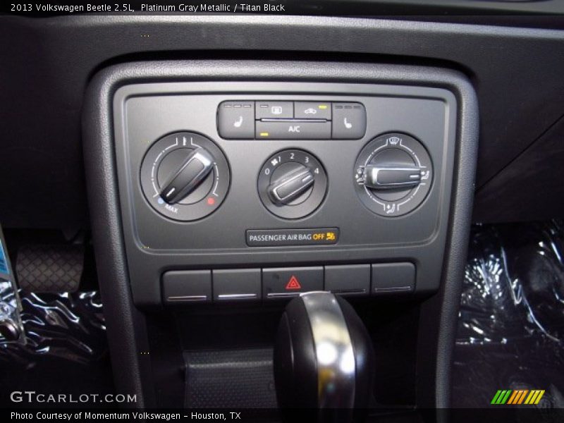 Platinum Gray Metallic / Titan Black 2013 Volkswagen Beetle 2.5L