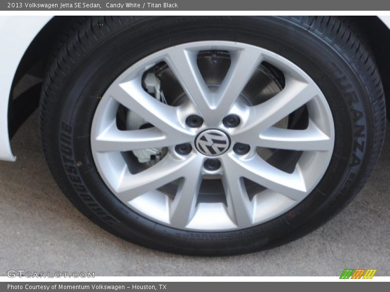 Candy White / Titan Black 2013 Volkswagen Jetta SE Sedan