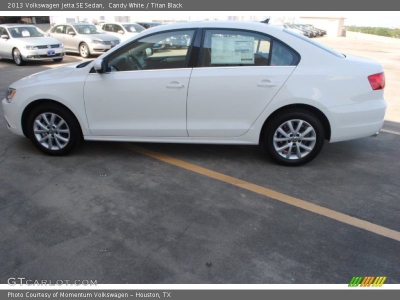Candy White / Titan Black 2013 Volkswagen Jetta SE Sedan