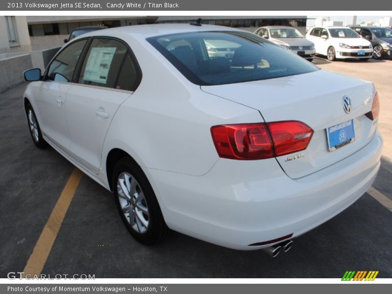 Candy White / Titan Black 2013 Volkswagen Jetta SE Sedan