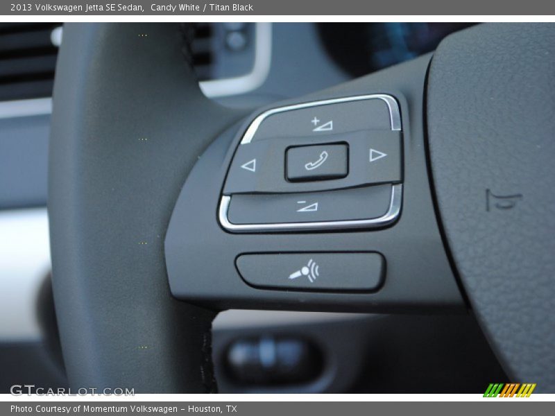Candy White / Titan Black 2013 Volkswagen Jetta SE Sedan