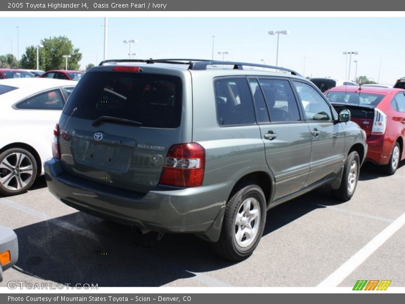 Oasis Green Pearl / Ivory 2005 Toyota Highlander I4