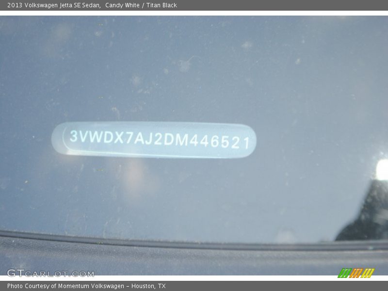Candy White / Titan Black 2013 Volkswagen Jetta SE Sedan