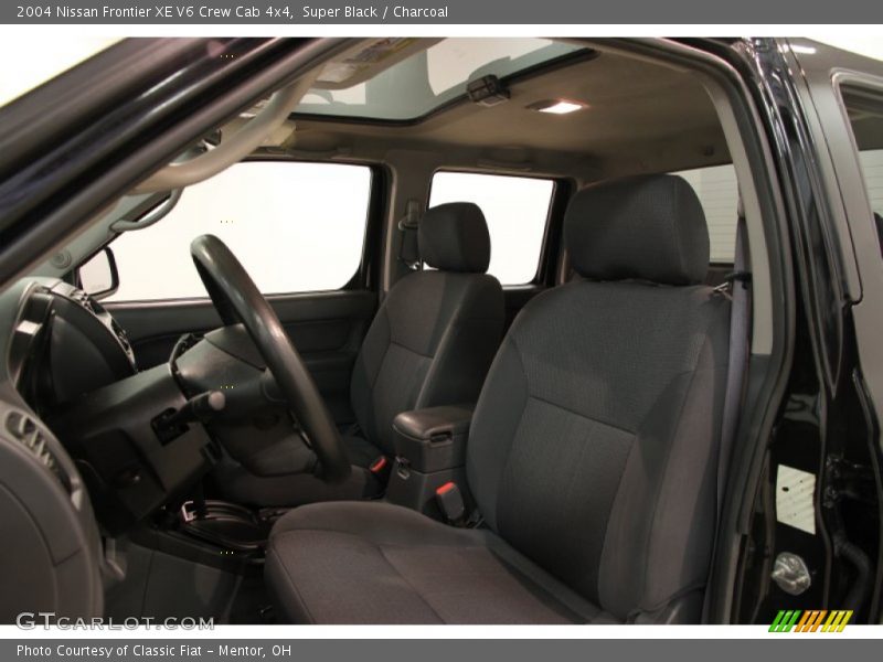 Super Black / Charcoal 2004 Nissan Frontier XE V6 Crew Cab 4x4