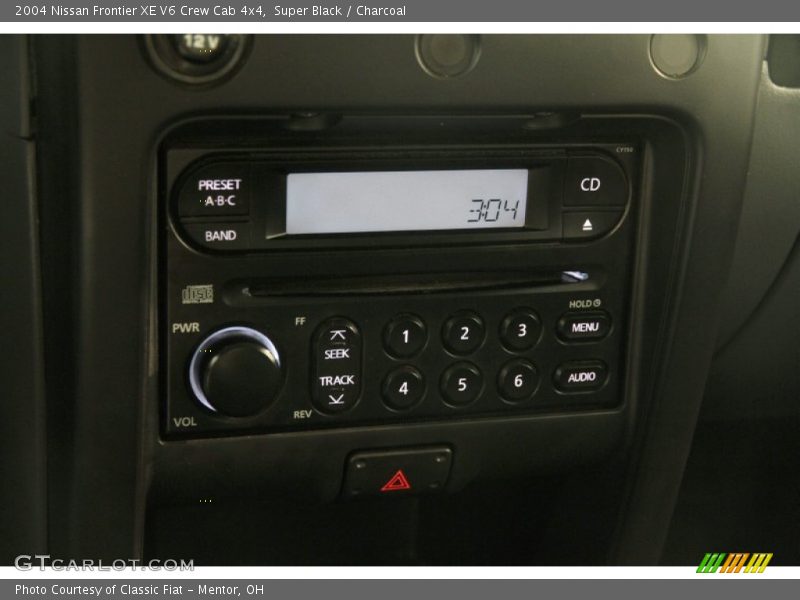 Super Black / Charcoal 2004 Nissan Frontier XE V6 Crew Cab 4x4