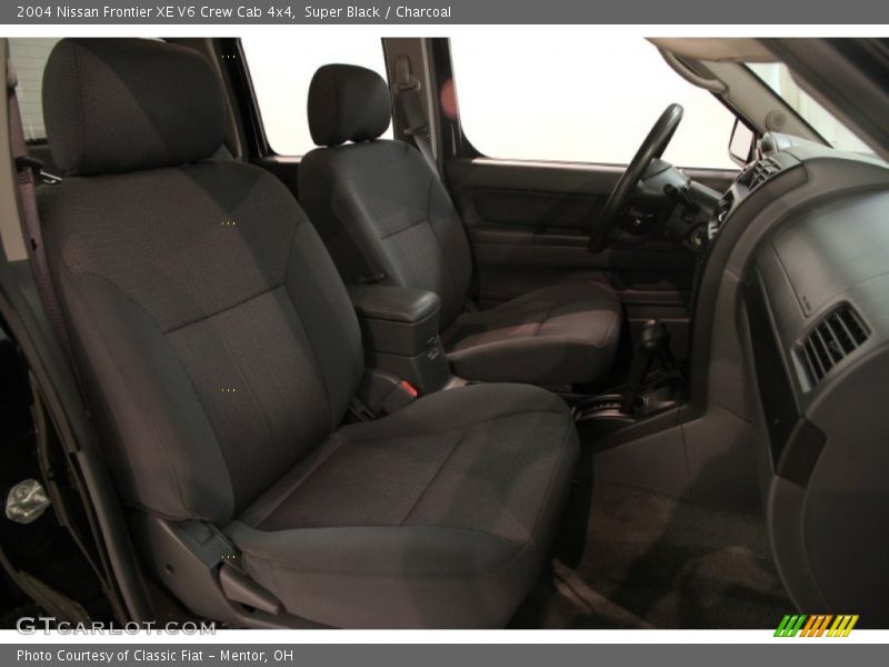 Super Black / Charcoal 2004 Nissan Frontier XE V6 Crew Cab 4x4