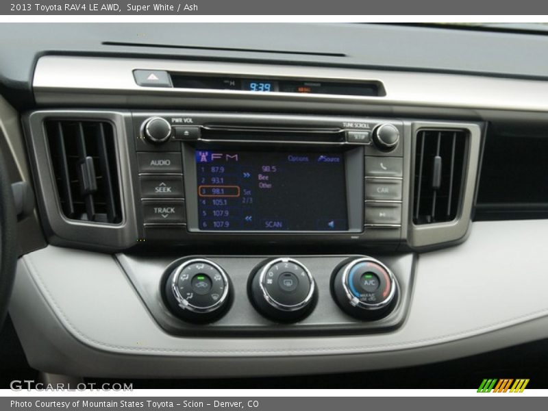 Super White / Ash 2013 Toyota RAV4 LE AWD