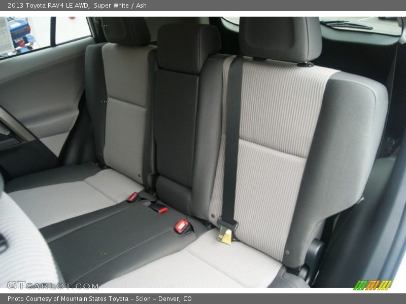 Super White / Ash 2013 Toyota RAV4 LE AWD