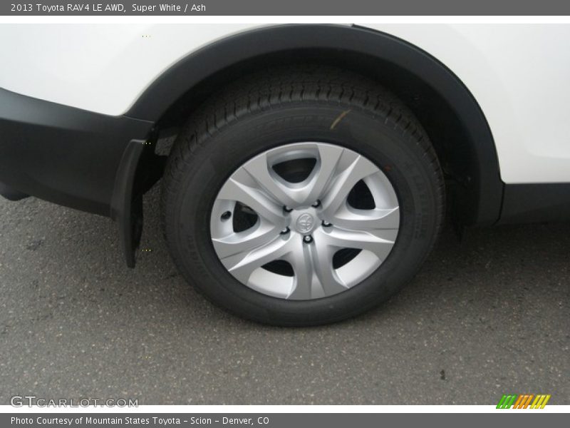 Super White / Ash 2013 Toyota RAV4 LE AWD