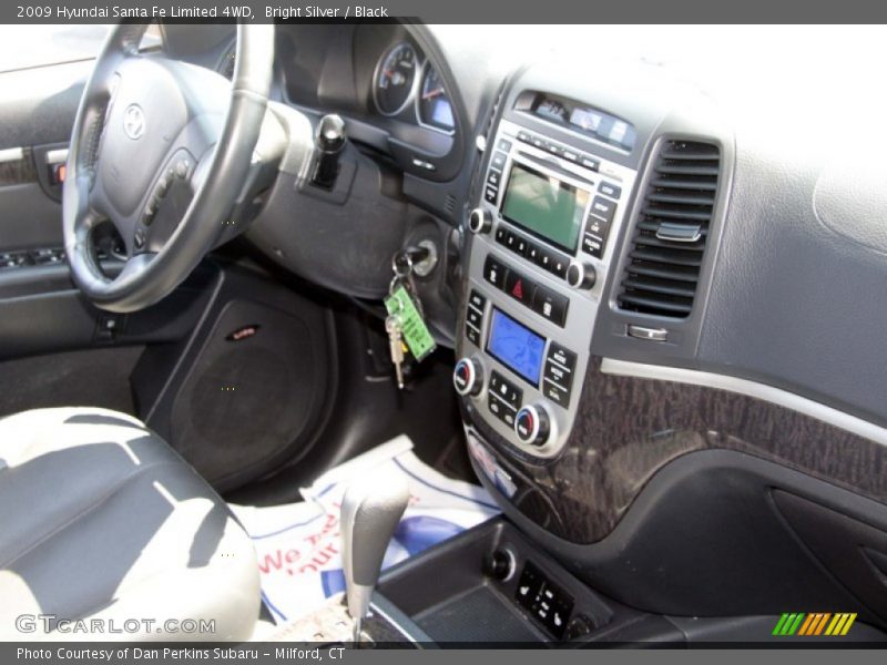 Bright Silver / Black 2009 Hyundai Santa Fe Limited 4WD