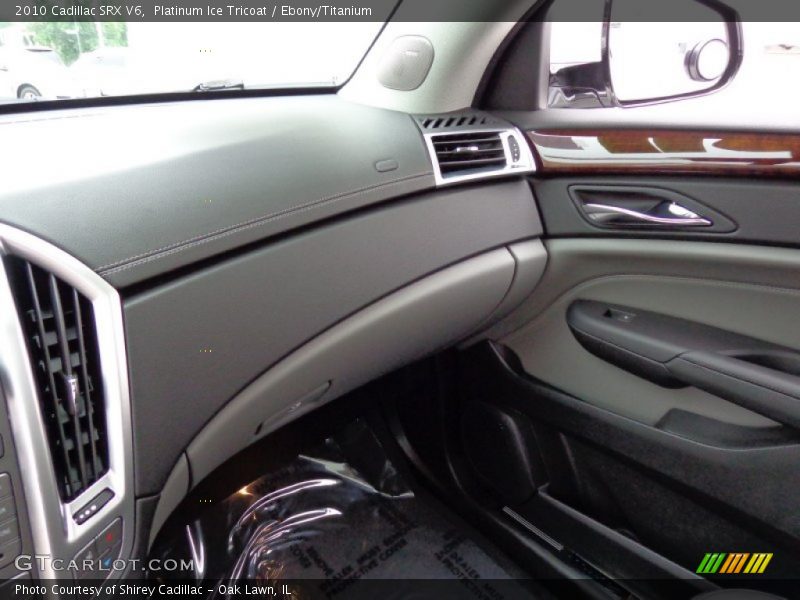 Platinum Ice Tricoat / Ebony/Titanium 2010 Cadillac SRX V6