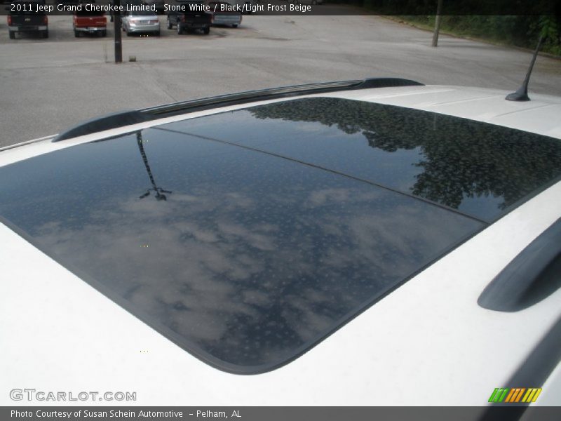 Stone White / Black/Light Frost Beige 2011 Jeep Grand Cherokee Limited