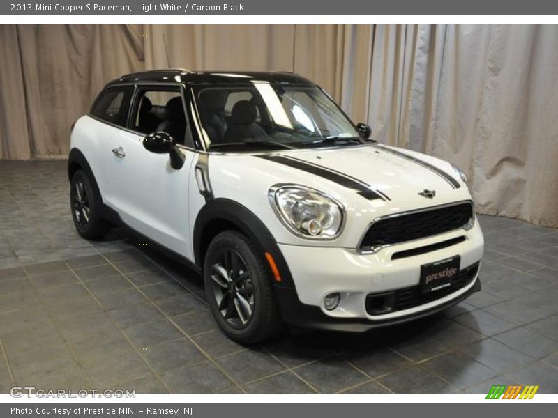 Light White / Carbon Black 2013 Mini Cooper S Paceman