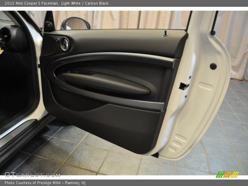 Light White / Carbon Black 2013 Mini Cooper S Paceman