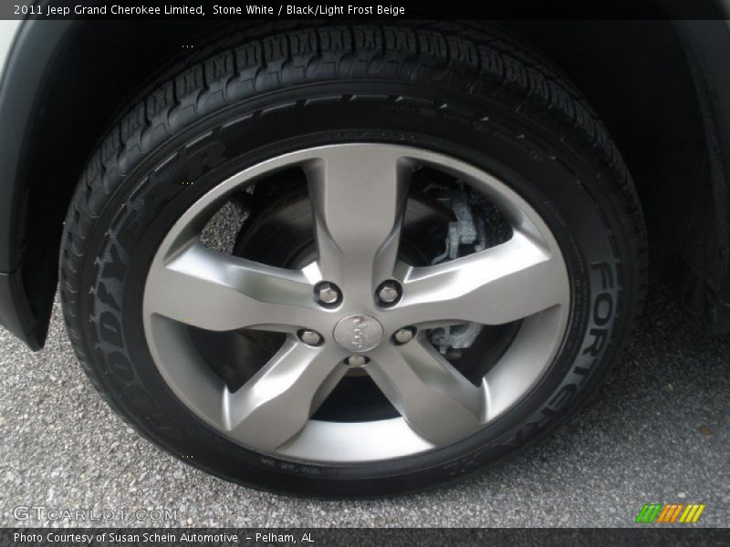 Stone White / Black/Light Frost Beige 2011 Jeep Grand Cherokee Limited