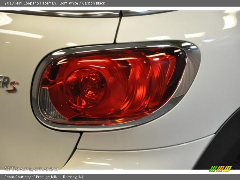 Light White / Carbon Black 2013 Mini Cooper S Paceman