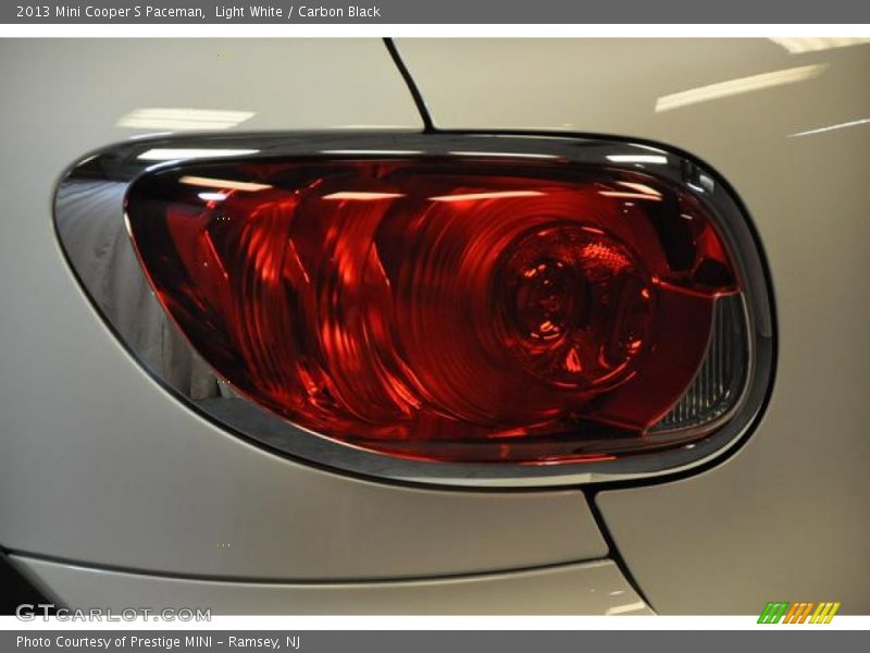 Light White / Carbon Black 2013 Mini Cooper S Paceman