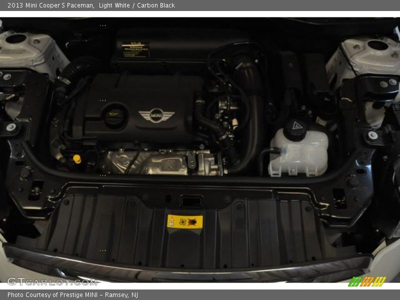 Light White / Carbon Black 2013 Mini Cooper S Paceman
