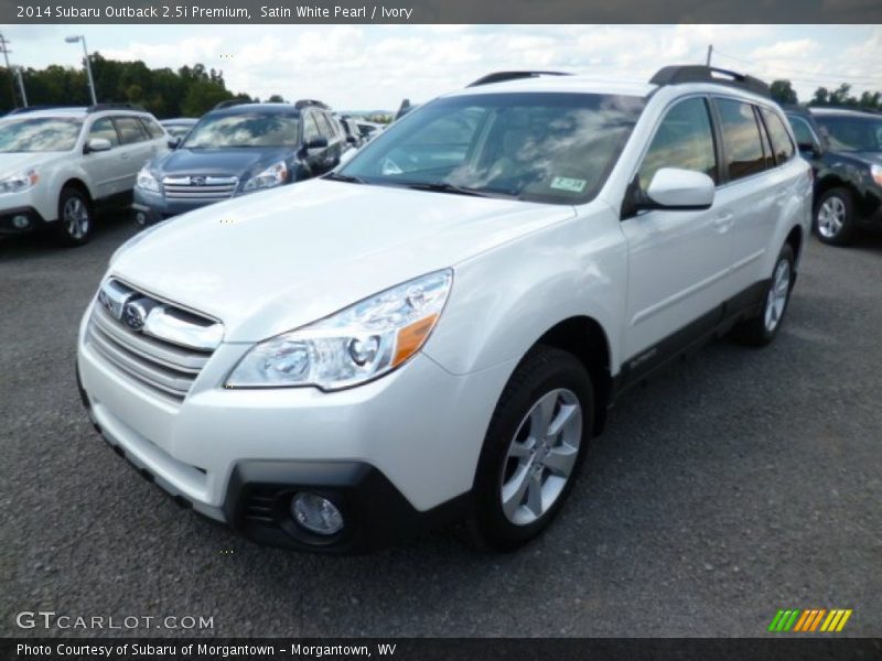Front 3/4 View of 2014 Outback 2.5i Premium