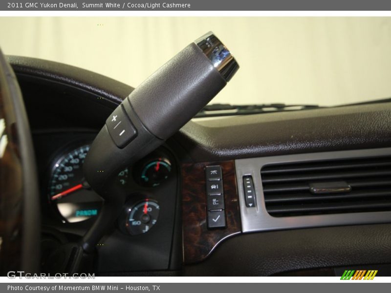 Summit White / Cocoa/Light Cashmere 2011 GMC Yukon Denali