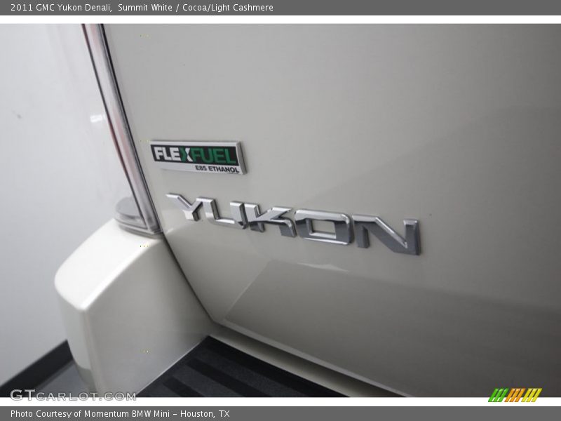 Summit White / Cocoa/Light Cashmere 2011 GMC Yukon Denali