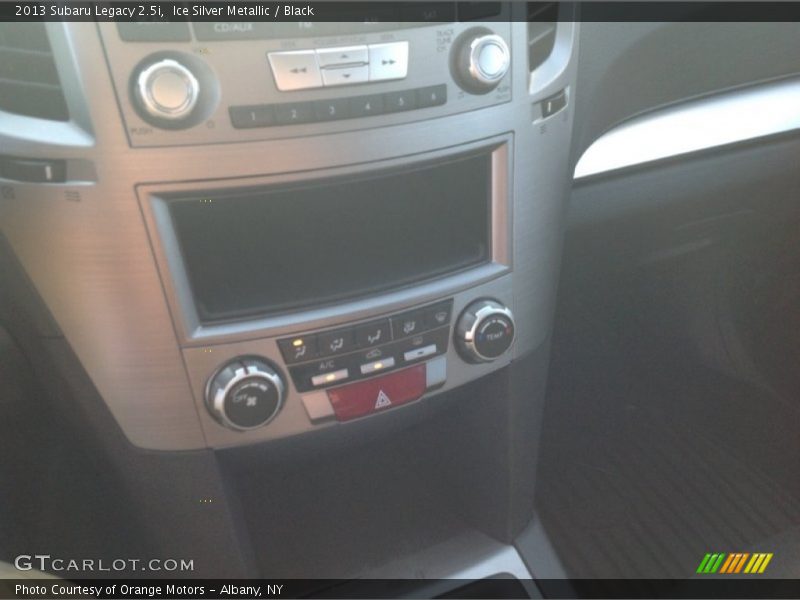Ice Silver Metallic / Black 2013 Subaru Legacy 2.5i