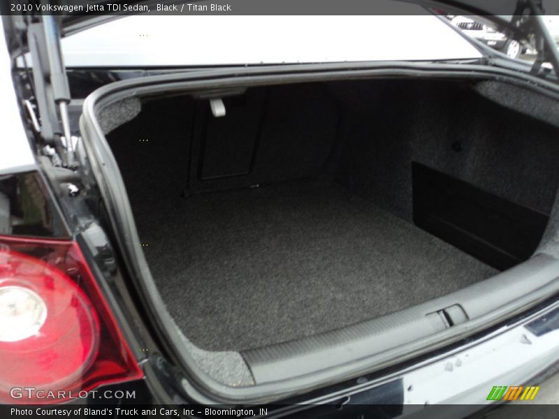 Black / Titan Black 2010 Volkswagen Jetta TDI Sedan