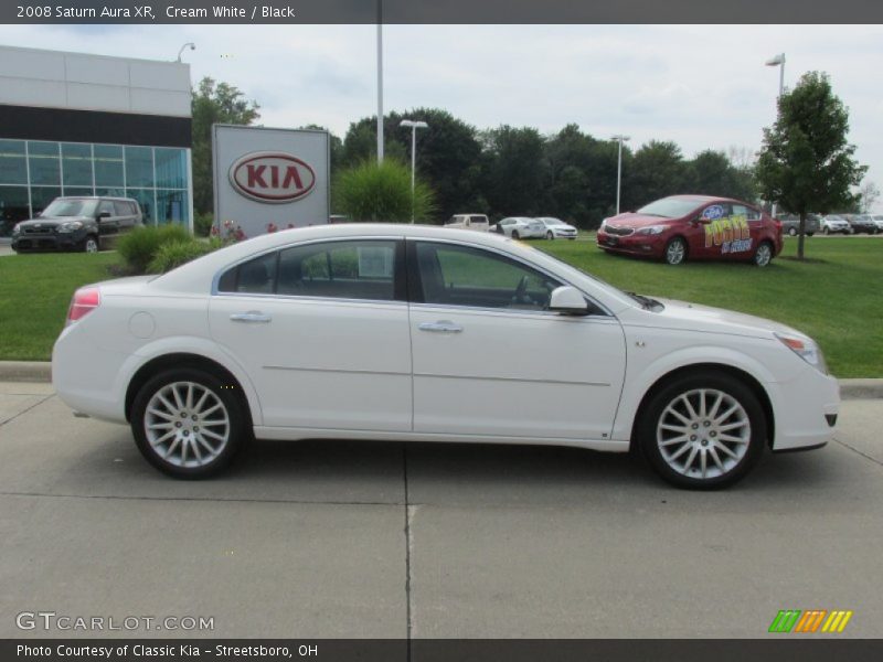 Cream White / Black 2008 Saturn Aura XR