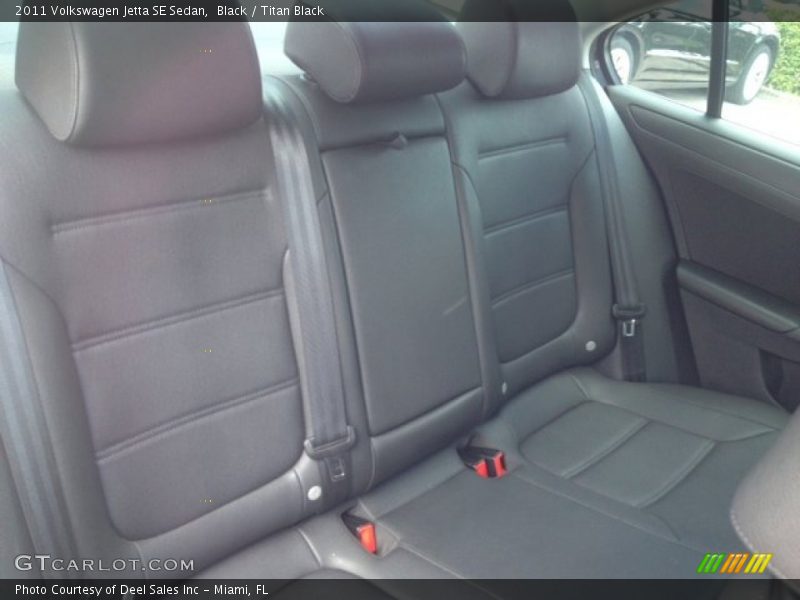 Black / Titan Black 2011 Volkswagen Jetta SE Sedan