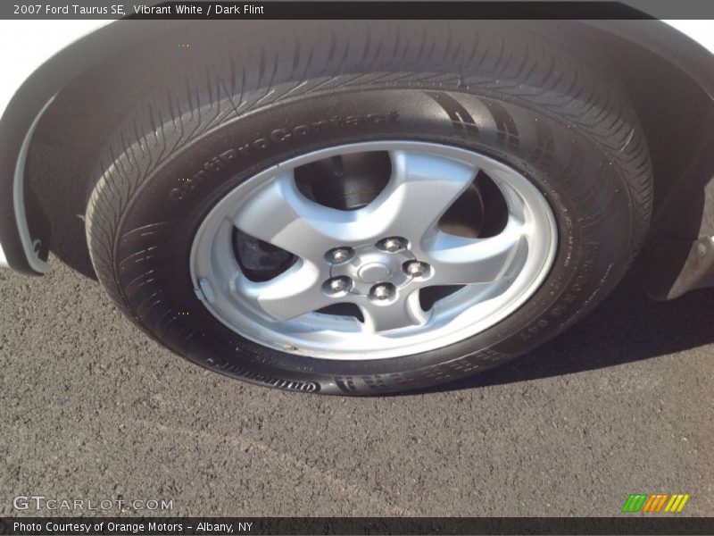 Vibrant White / Dark Flint 2007 Ford Taurus SE
